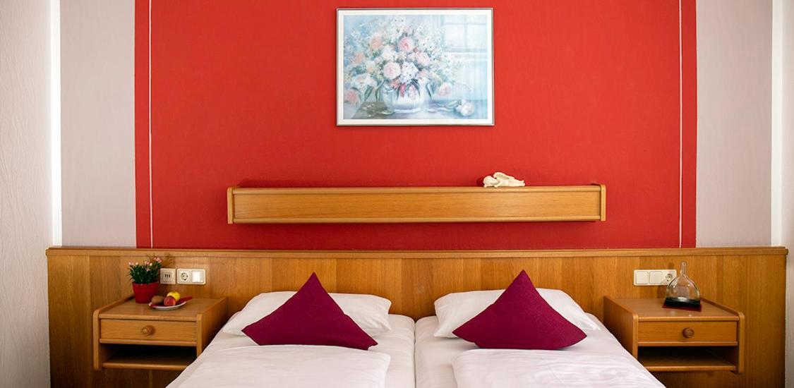 Hotel Garni Zum Hirschen 이포펜 외부 사진